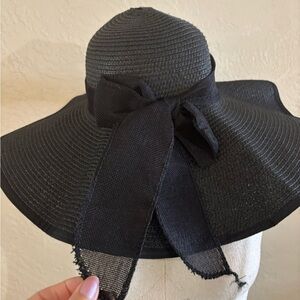 Foldable Black Wide-Brimmed Straw Hat Beach or Dress New